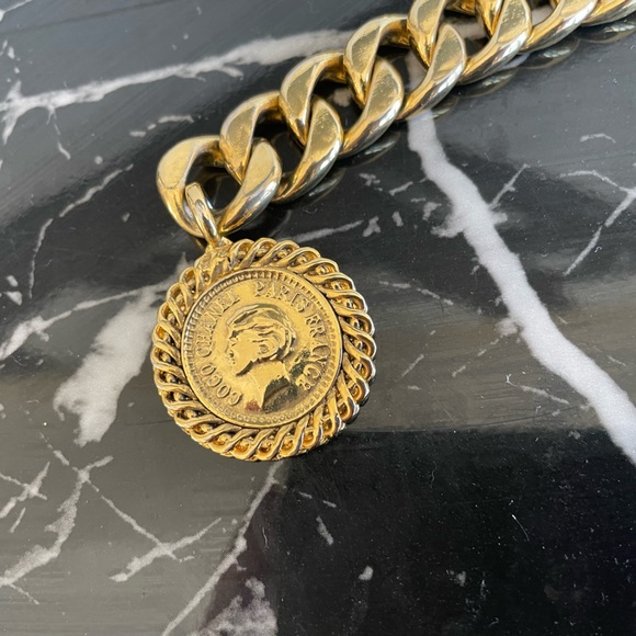 VINTAGE CHANEL GOLD CHAIN BELT - Picture 2 of 4